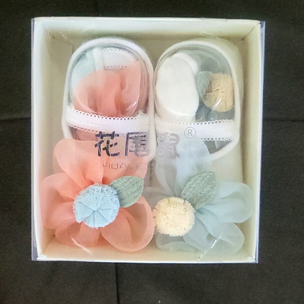 3 for 20! NIB baby socks and booties